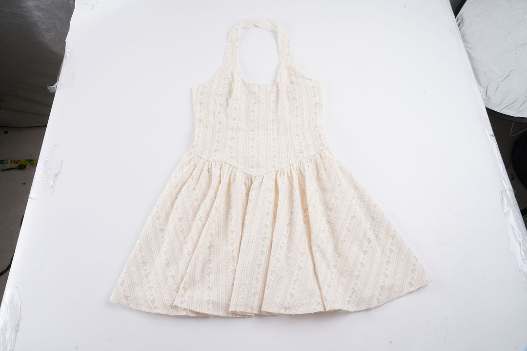 Damen Halter-Kleid mit fließendem Rock und floralem Muster Echo Archiv