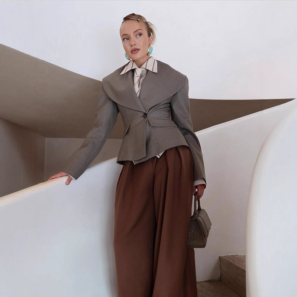 Damen Taillierter Blazer mit übergroßem Schalkragen und strukturierter Peplum‑Taille Echoarchiv