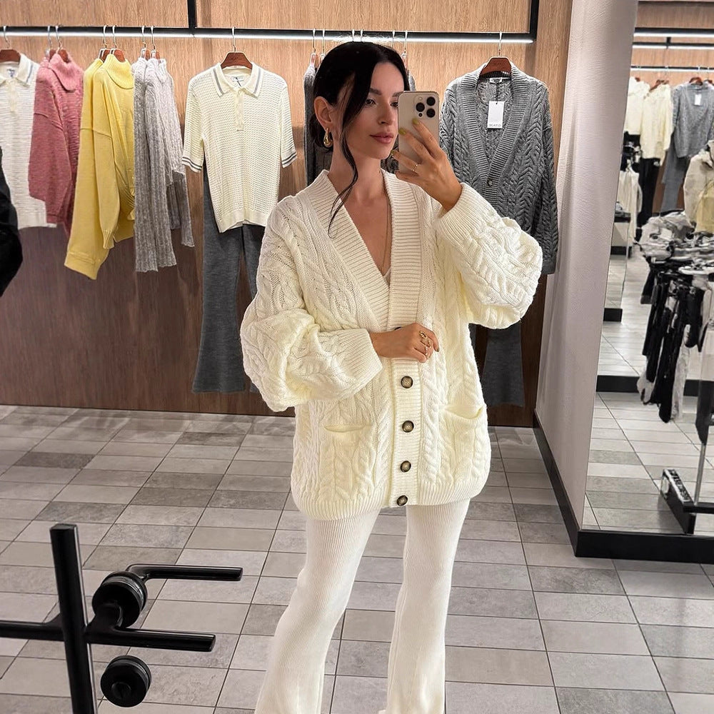 Damen Oversize Zopfmuster-Strickcardigan mit V‑Ausschnitt und aufgesetzten Taschen Echoarchiv