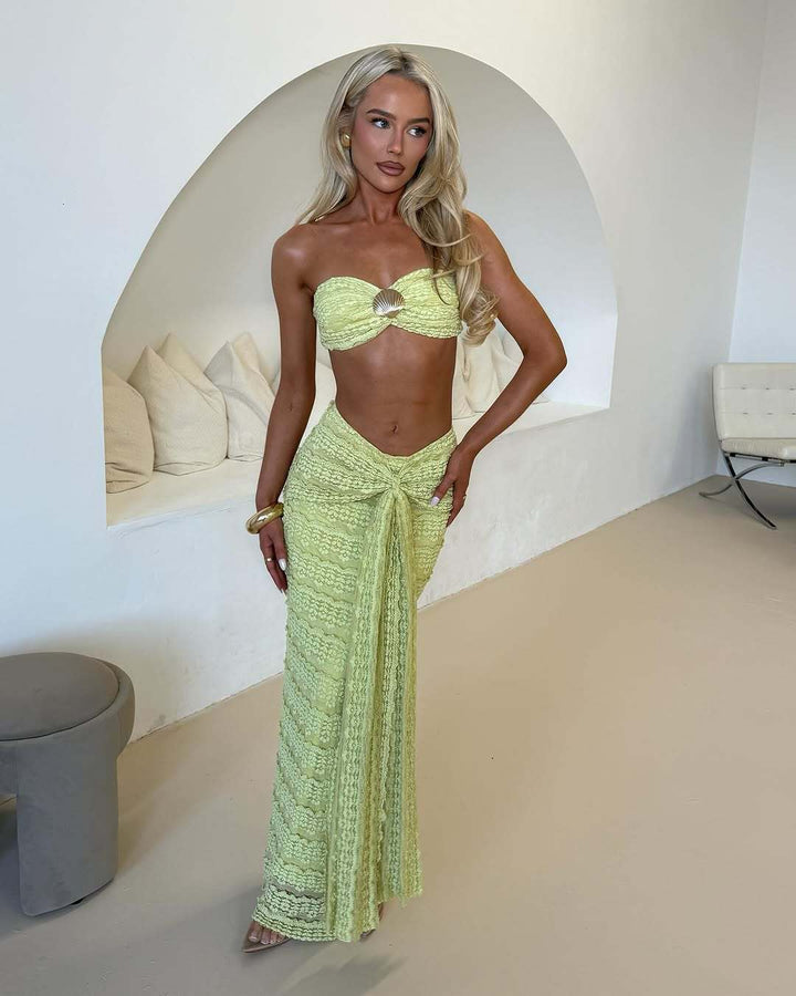 Damen Kleidungsset aus feiner Spitze und elegantem Wickelsaum Echo Archiv