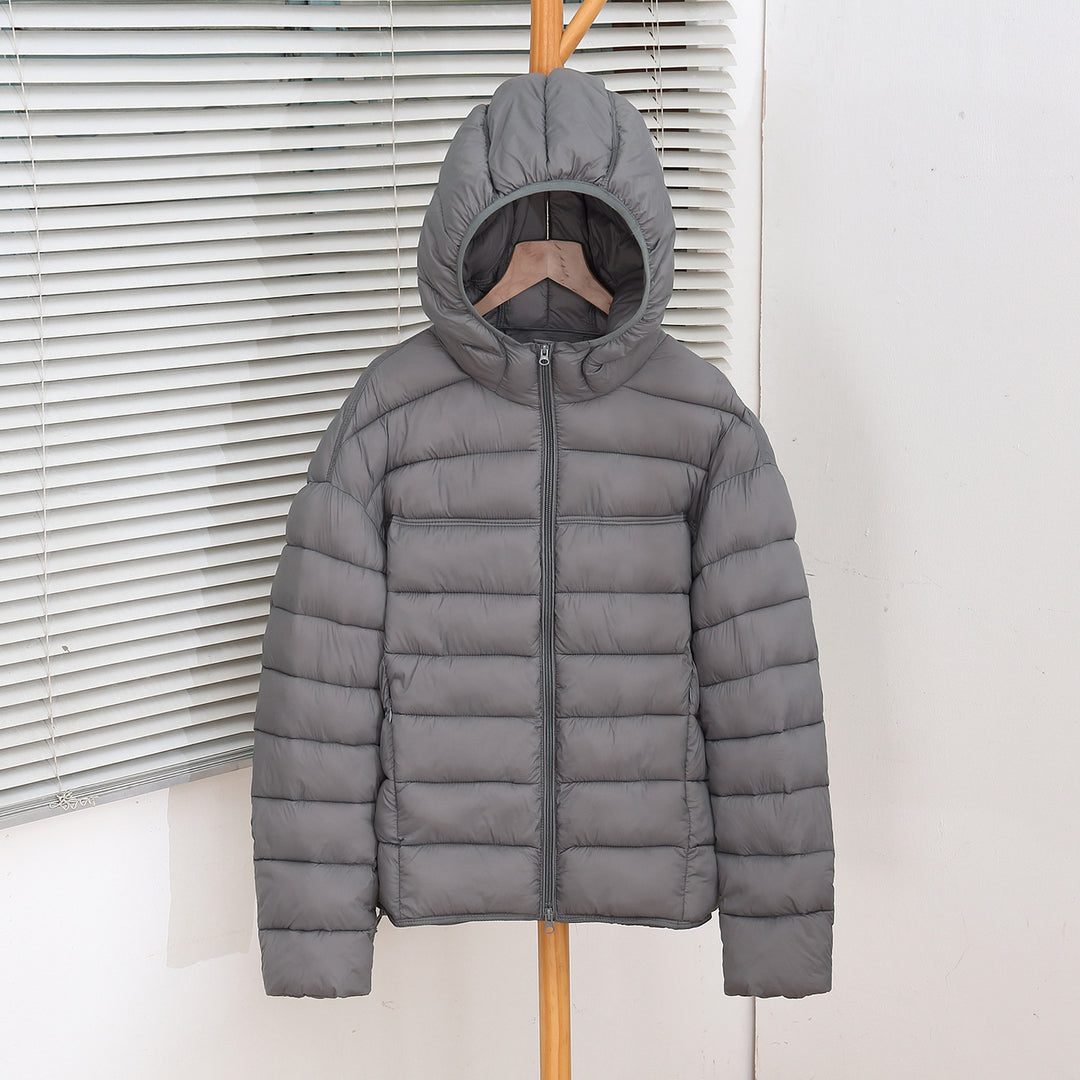Damen ultraleichte Steppkurzjacke mit Thermo-Isolierung, ergonomischer Kapuze und packbarem Design – Célinea
