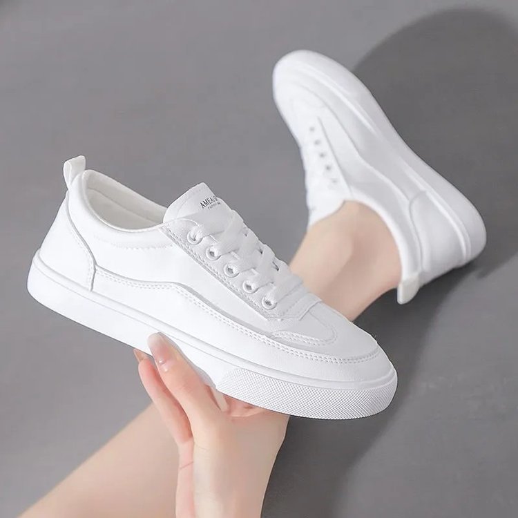Damen Minimalistische Plateausneaker aus Textil mit gepolstertem Schaft und profilierter Gummisohle – Névara