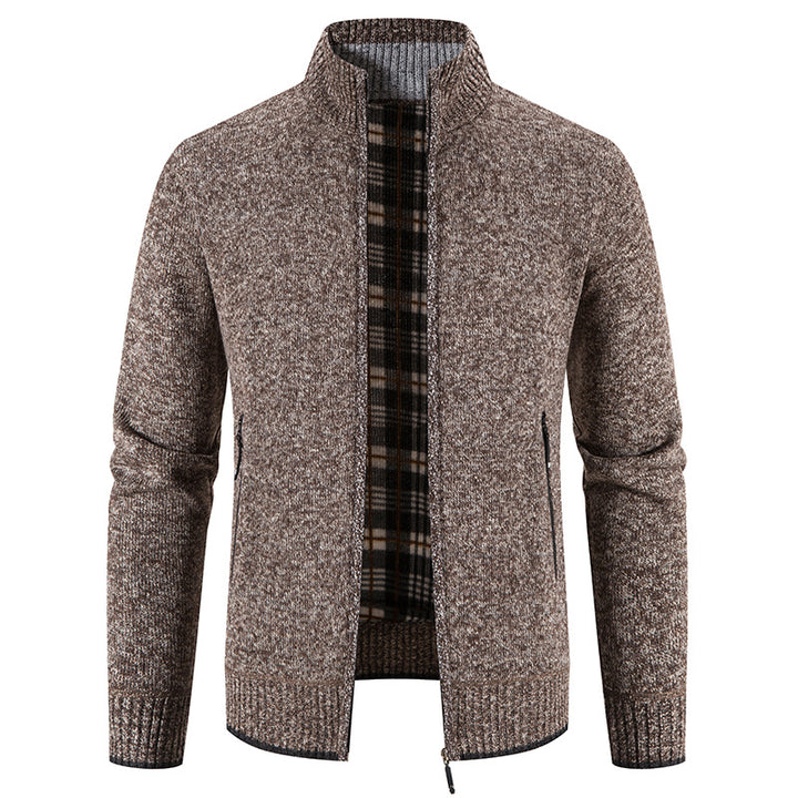 Herren Strickjacke mit hohem Kragen und praktischen Reißverschlusstaschen Echoarchiv