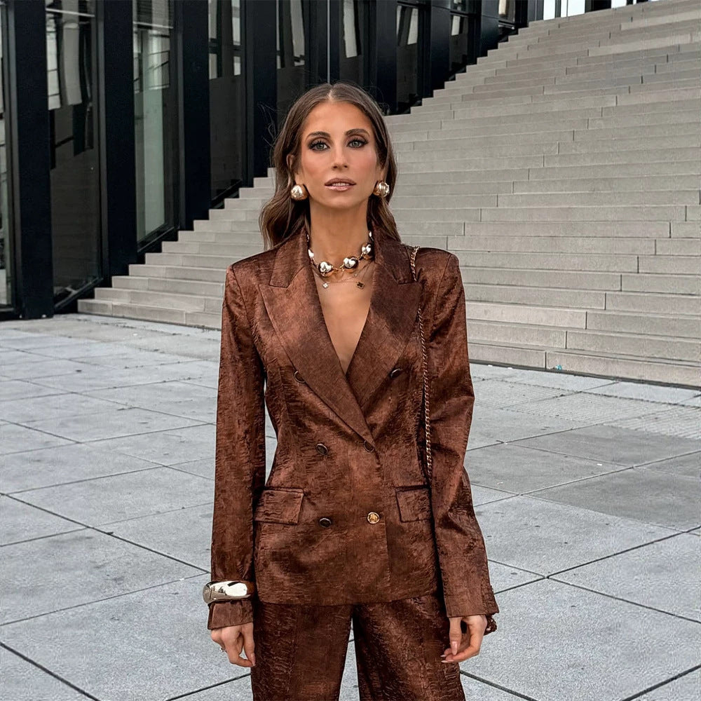 Damen Doppelreihiges Samt-Blazer und Cropped-Hose Co-Ord-Set Echoarchiv