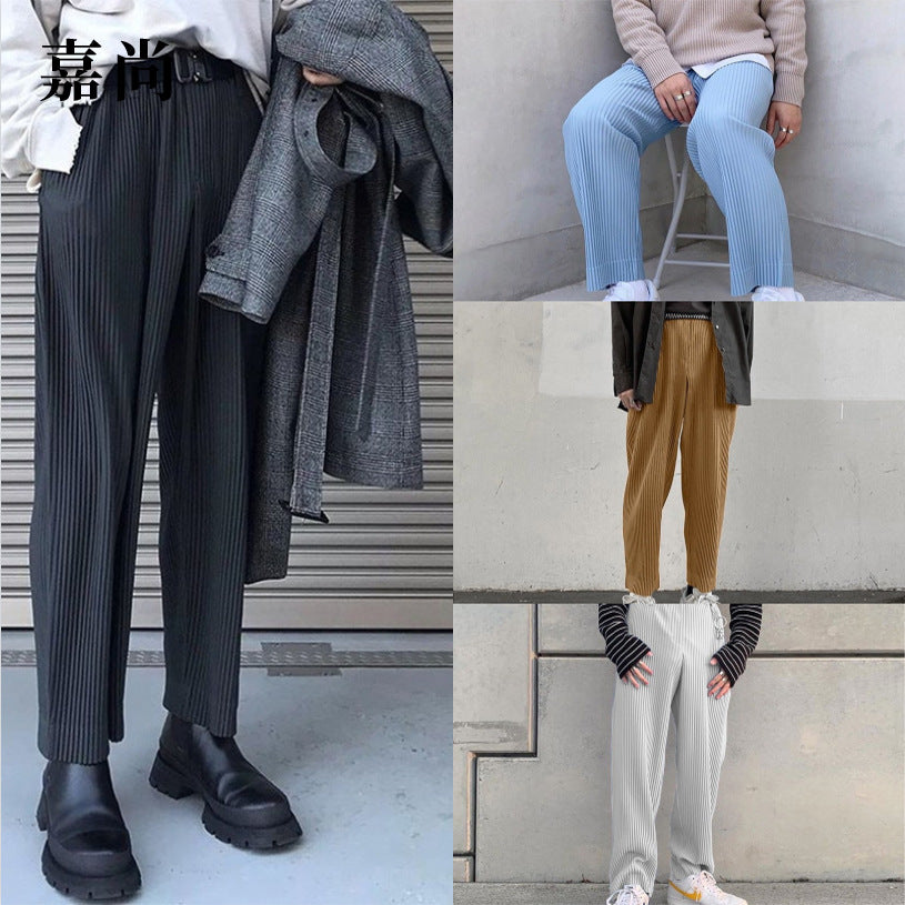 Herren Kordhose im Relaxed-Tapered-Schnitt mit feiner Breitkordstruktur – Sorevano
