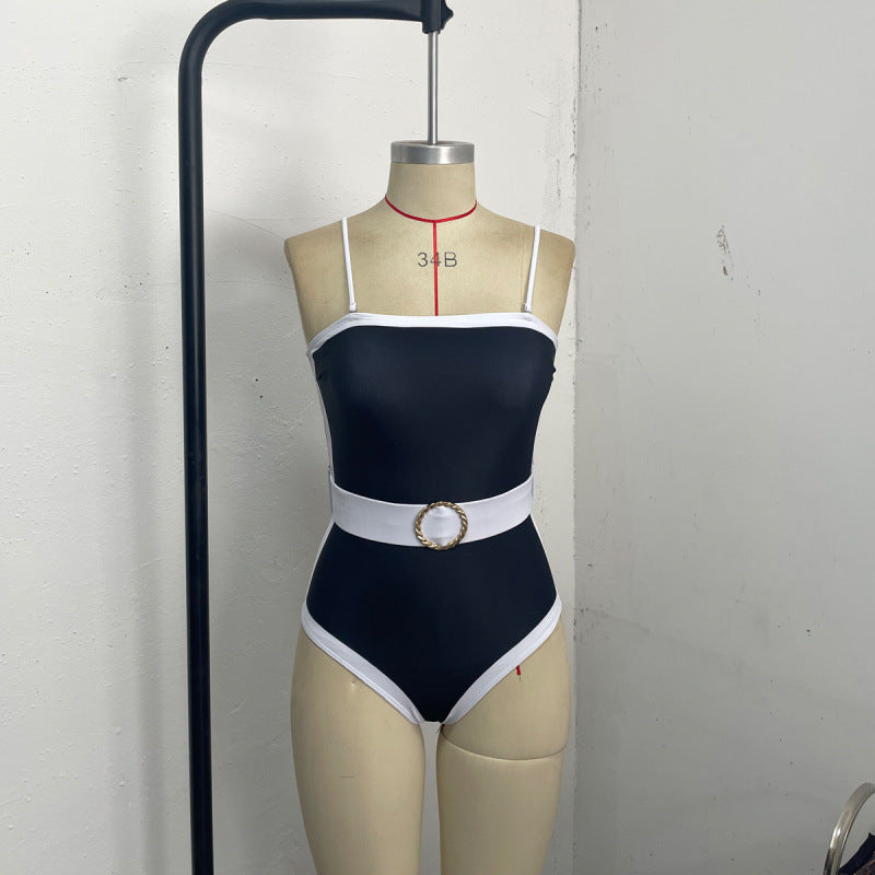 Damen Einteiler Badeanzug mit transparentem Strandüberwurf und modischem Gürtel Echo Archiv