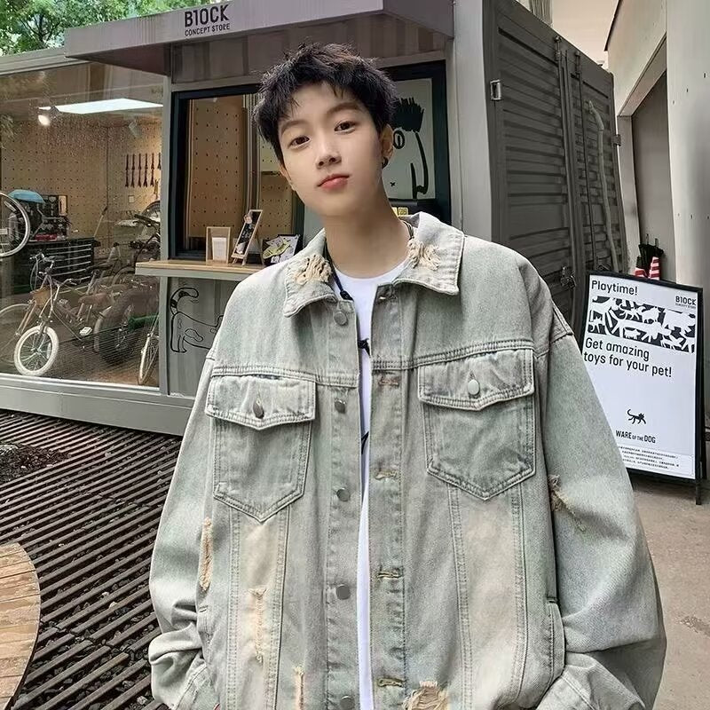 Herren Oversized Denim-Jeansjacke im Vintage-Look mit Distressed-Details und aufgesetzten Pattentaschen Echoarchiv