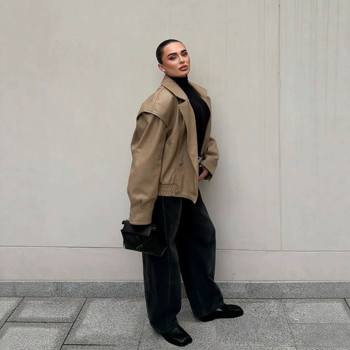 Damen Oversize-Lederimitat-Bomberjacke mit Boxy-Schnitt und weitem Revers Echoarchiv