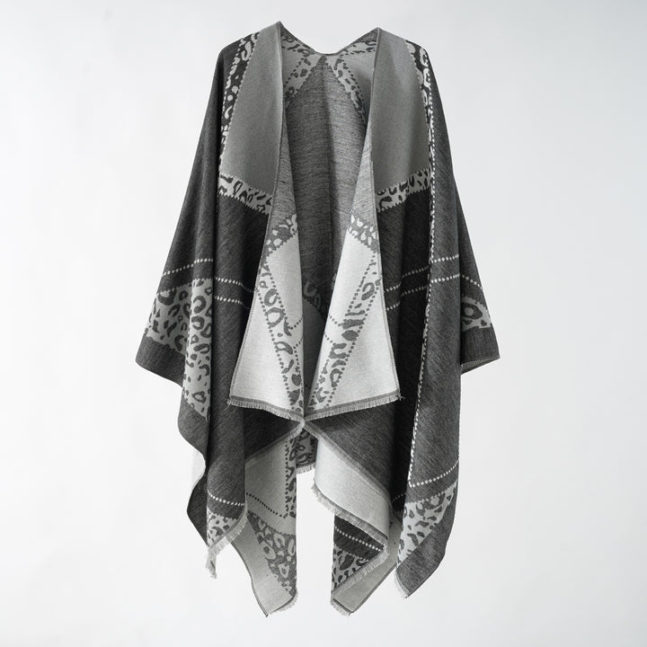 Damen Großer Double-Face Jacquard-Umhang mit Animal-Patch und feinem Fransensaum – Célinea