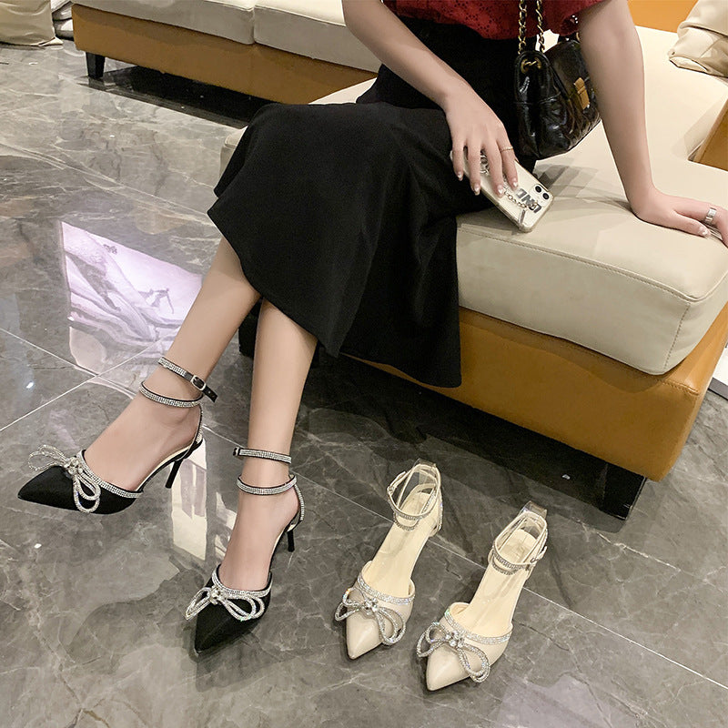 Damen nan spitze Riemchen-Pumps mit funkelnder Strass-Schleifenapplikation und verstellbarem Knöchelriemen Echo Archiv