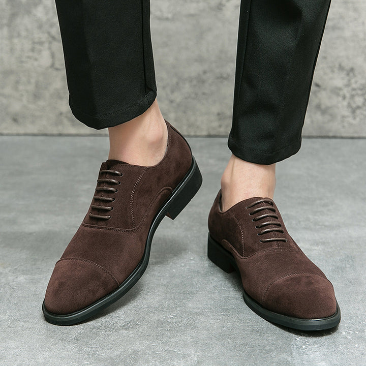 Herren elegante Veloursleder Oxford-Halbschuhe mit Kaptoefen-Detail, gepolstertem Komfortfußbett und rutschfester Gummisohle Echo Archiv