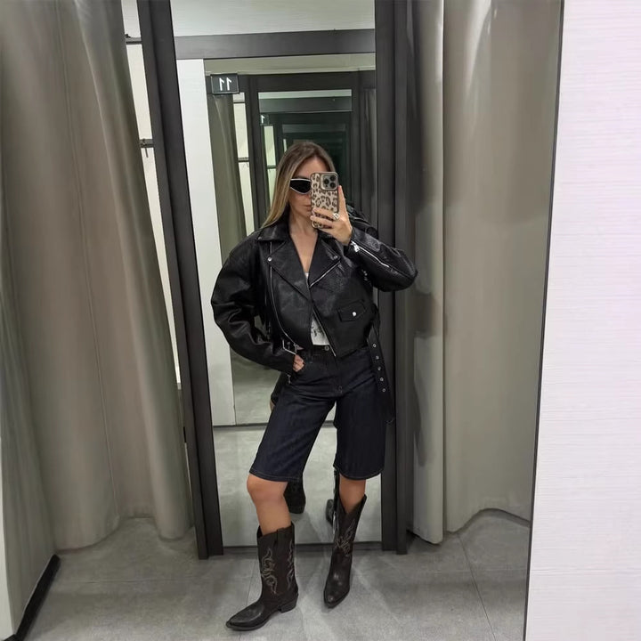 Damen Kurze strukturierte Bikerjacke aus Lederimitat Echoarchiv