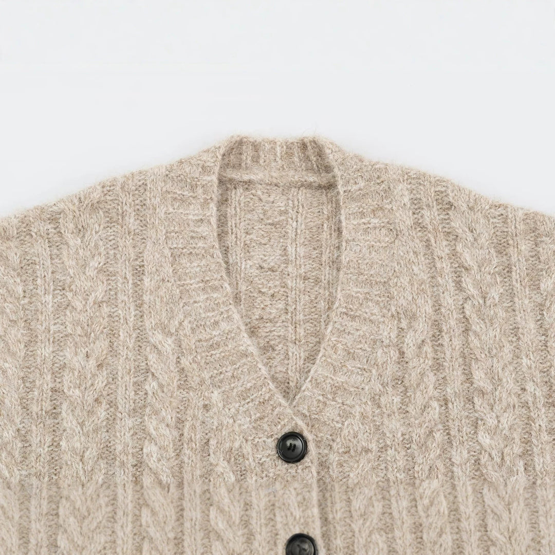 Damen Grobgestrickter Oversize-Cardigan mit Zopfstrick V-Ausschnitt und aufgesetzten Taschen Echoarchiv