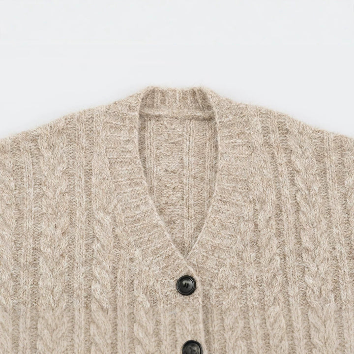 Damen Grobgestrickter Oversize-Cardigan mit Zopfstrick V-Ausschnitt und aufgesetzten Taschen Echoarchiv