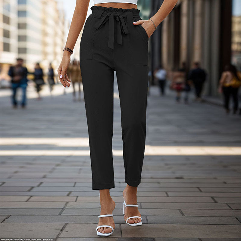 Damen Leichte Paperbag-Hose mit Gummibund, Bindegürtel und aufgesetzten Taschen Echoarchiv