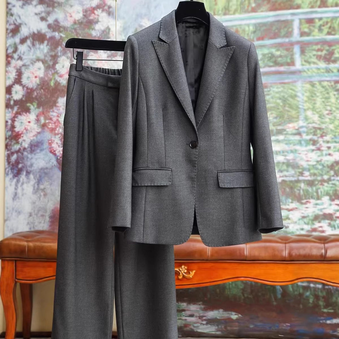 Damen Elegantes Blazer- und Hosen-Set Echoarchiv