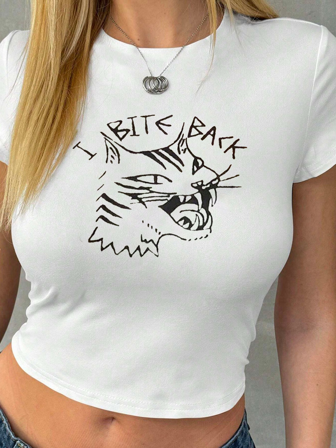 Damen Crop-T-Shirt mit kreativem Lippenmotiv und figurbetontem Schnitt Echo Archiv