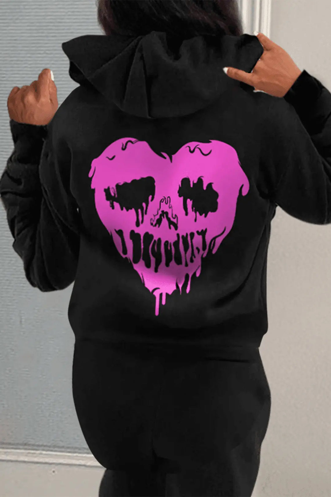 Herren Kapuzenpullover mit einzigartigem Totenkopfdesign Echoarchiv
