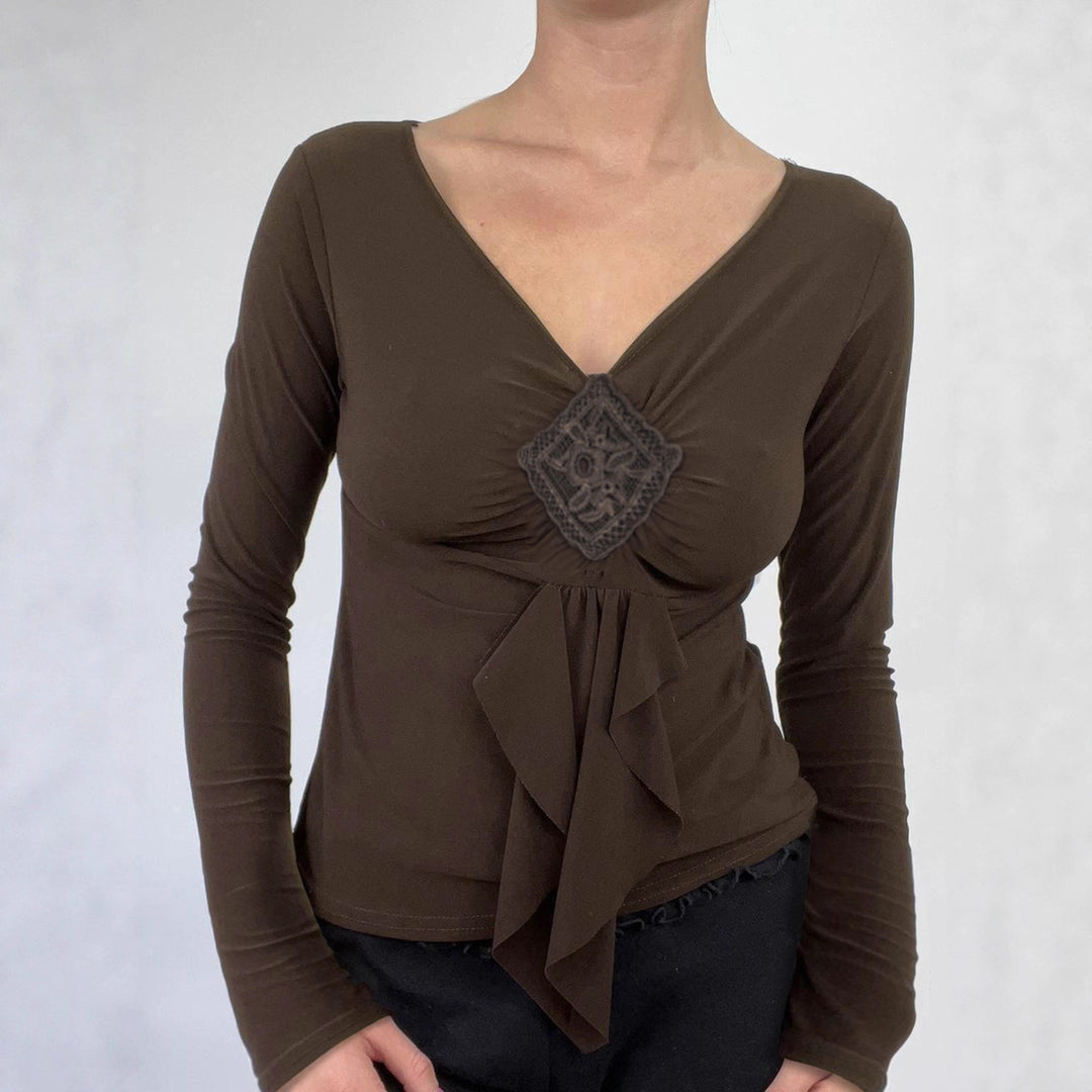 Damen nan figurbetontes Langarmshirt mit Drapé-Vorderteil und gehäkelter Mittelapplikation Echo Archiv