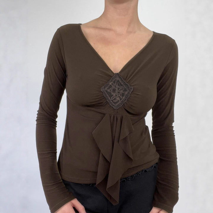 Damen nan figurbetontes Langarmshirt mit Drapé-Vorderteil und gehäkelter Mittelapplikation Echo Archiv