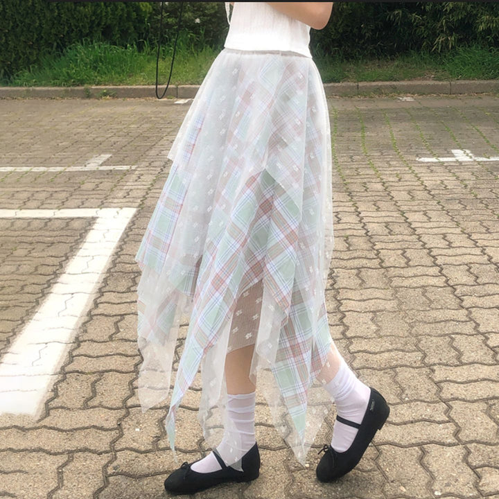 Damen Asymmetrischer Plissee-Rock mit transparentem Chiffonüberwurf und kariertem Design Echo Archiv