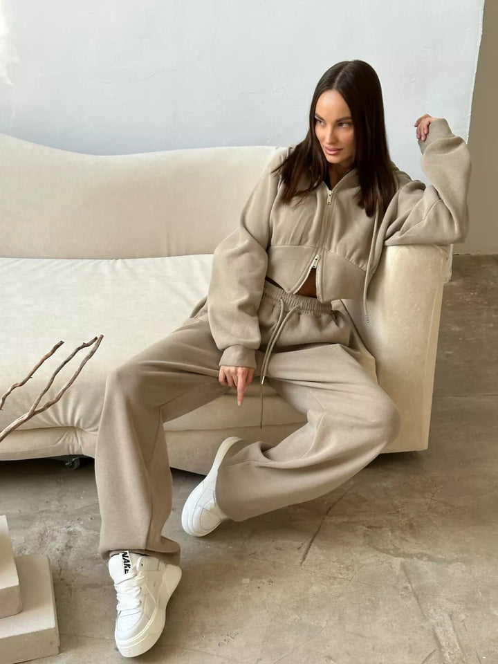 Damen Kurzgeschnittenes Zip-Hoodie mit Kordelzug‑Taille und weiter Palazzo‑Jogginghose – Auréline