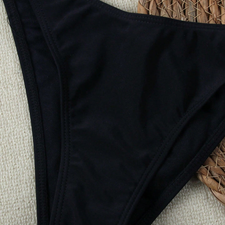 Damen Bikini mit modischem Knotendesign und elegantem Goldakzent Echo Archiv