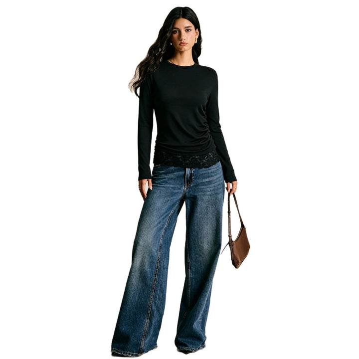 Damen figurbetontes geripptes Langarmshirt mit seitlicher Raffung und Spitzen-Saum – Avérine