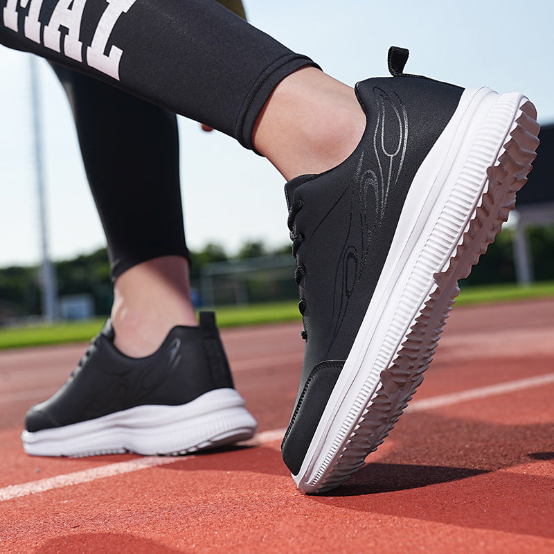 Herren nan dezenter Business-Casual Sneaker mit synthetischem Glattleder, gepolstertem Kragen und profiliertem Gummigrip Echo Archiv