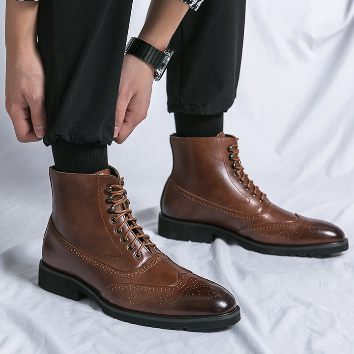 Herren klassische Brogue-Schnürstiefelette mit perforiertem Wingtip und griffiger Gummisohle Echo Archiv