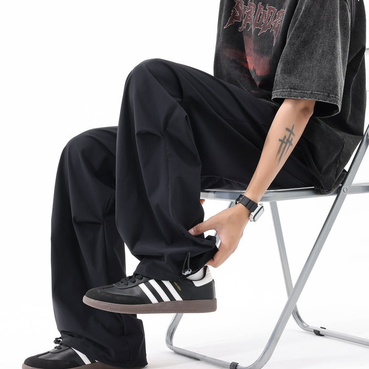 Herren weite Sporthose mit auffälligem Draped-Design Echoarchiv