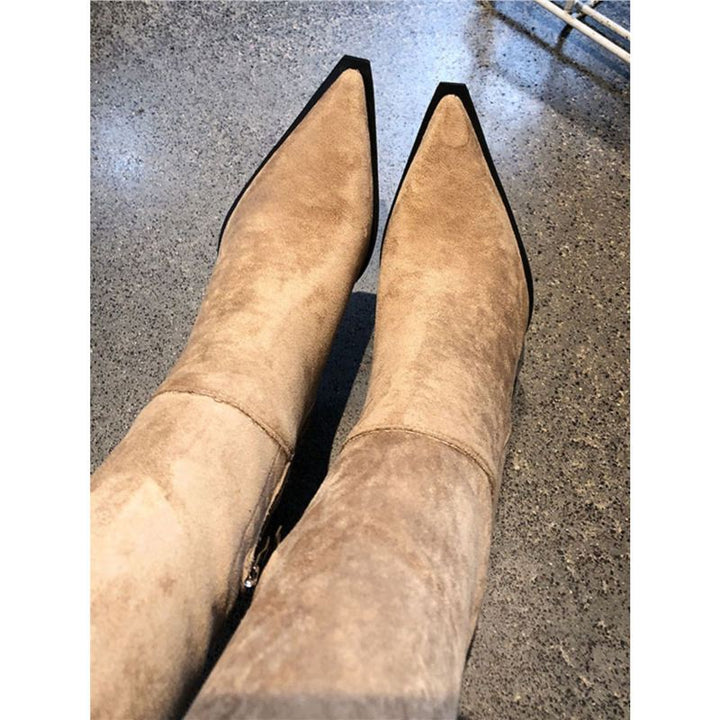 Damen Overknee-Stiefel aus Veloursoptik mit spitzer Zehenform und schmalem Absatz Echo Archiv