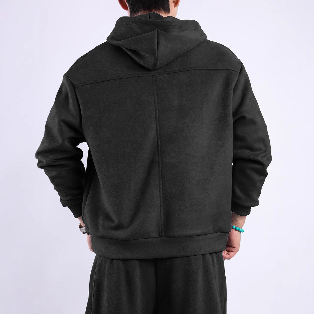 Herren Kapuzensweatshirt aus weichem Fleece-Material mit innovativen Details Echoarchiv