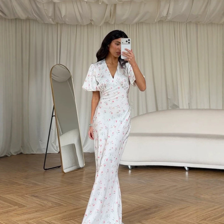Damen Maxikleid mit floraler Satinoptik, taillierter Silhouette und kurzen Puffärmeln Echoarchiv