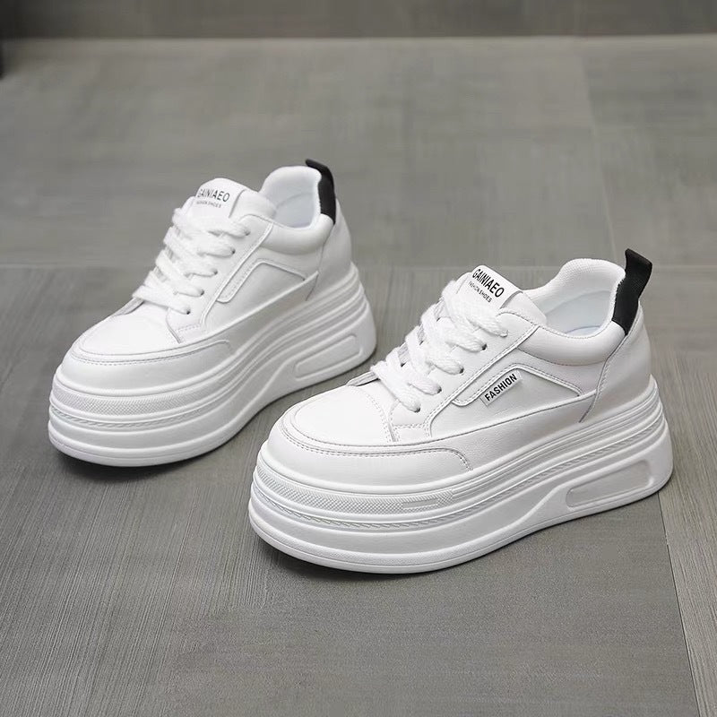 Damen Plateau Sneakers mit ergonomischer Sohle und modischem Design Echo Archiv