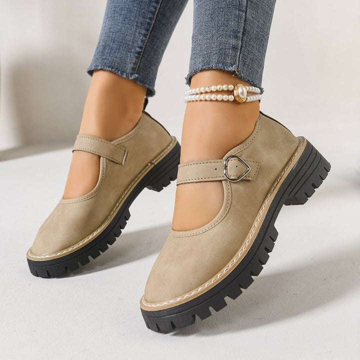 Damen Riemchen‑Slipper im Mary‑Jane‑Stil mit grober Profilsohle und Herzschließe Echo Archiv