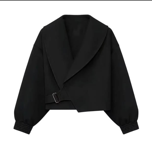 Damen 40+ Cropped Wickelblouson mit übergroßen Ballonärmeln und asymmetrischem Schnallenverschluss Echo Archiv