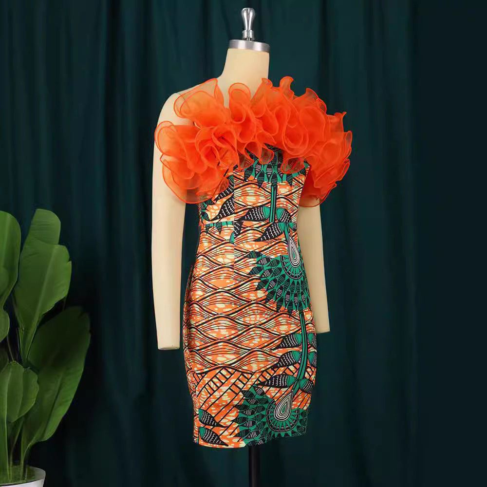 Damen figurbetontes Kleid mit voluminösen Rüschen Echo Archiv