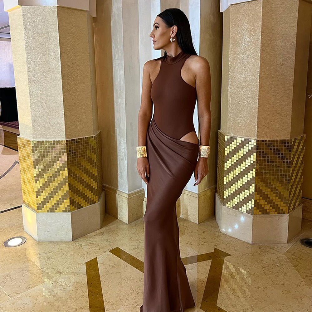 Damen Elegantes Cut-Out Maxikleid mit hohem Kragen und körpernaher Silhouette Echo Archiv