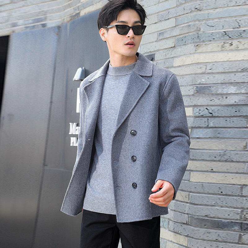 Herren Kurzer Doppelreiher Wollmix-Peacoat mit Reverskragen und Thermofutter Echoarchiv