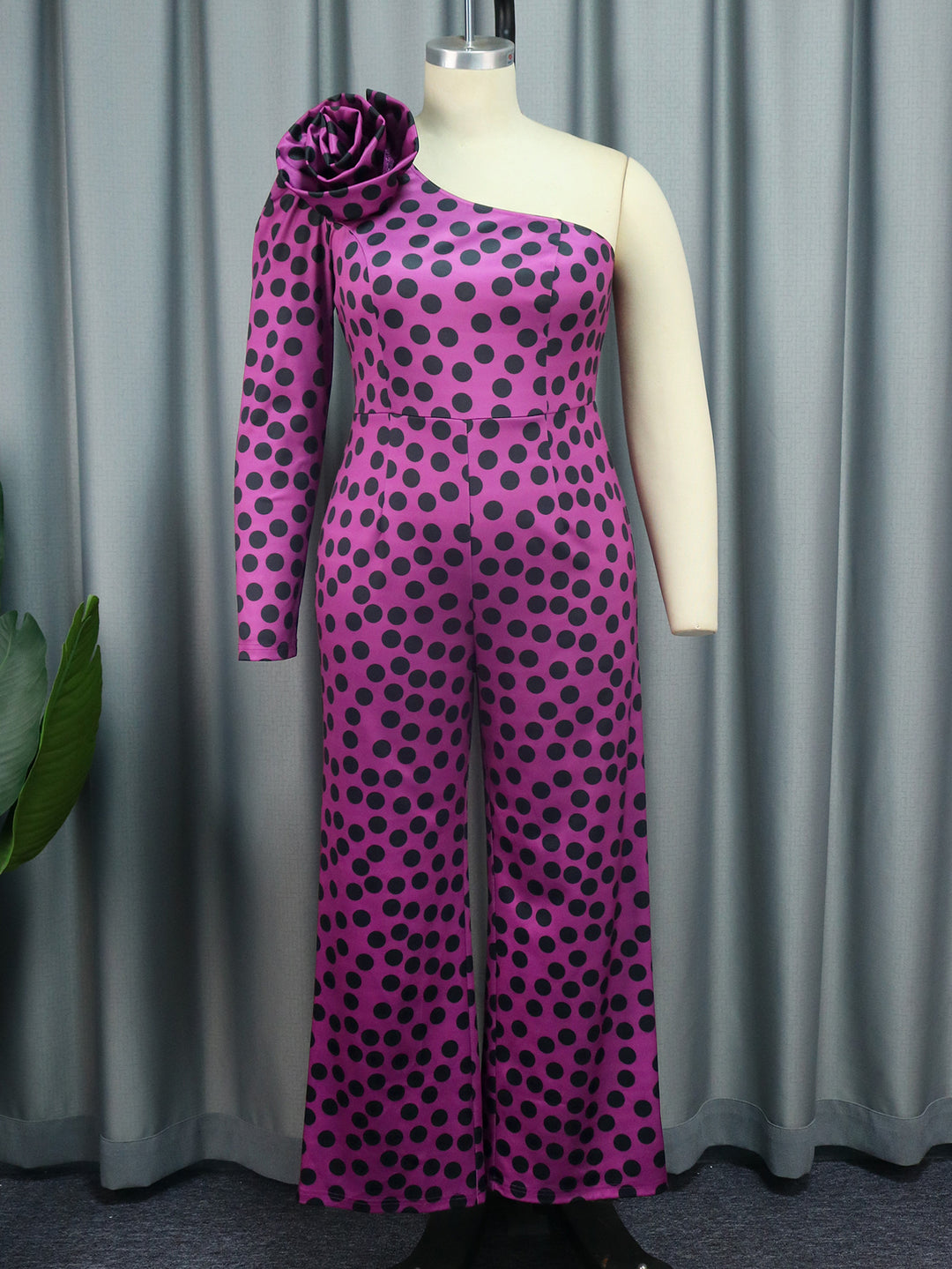 Damen Glamouröses Jumpsuit mit asymmetrischem Design und Rüschen-Detail Echo Archiv