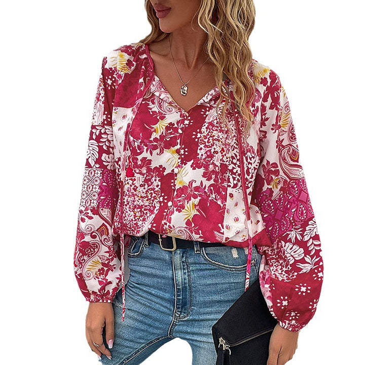 Damen Leichte Boho-Bluse mit Patchwork‑Print, Bindeschlitz und Ballonärmeln Echoarchiv