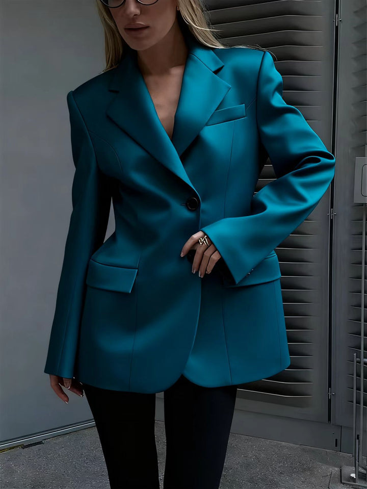 Damen Oversized Longblazer mit betonter Schulterpartie und Pattentaschen – Célinea
