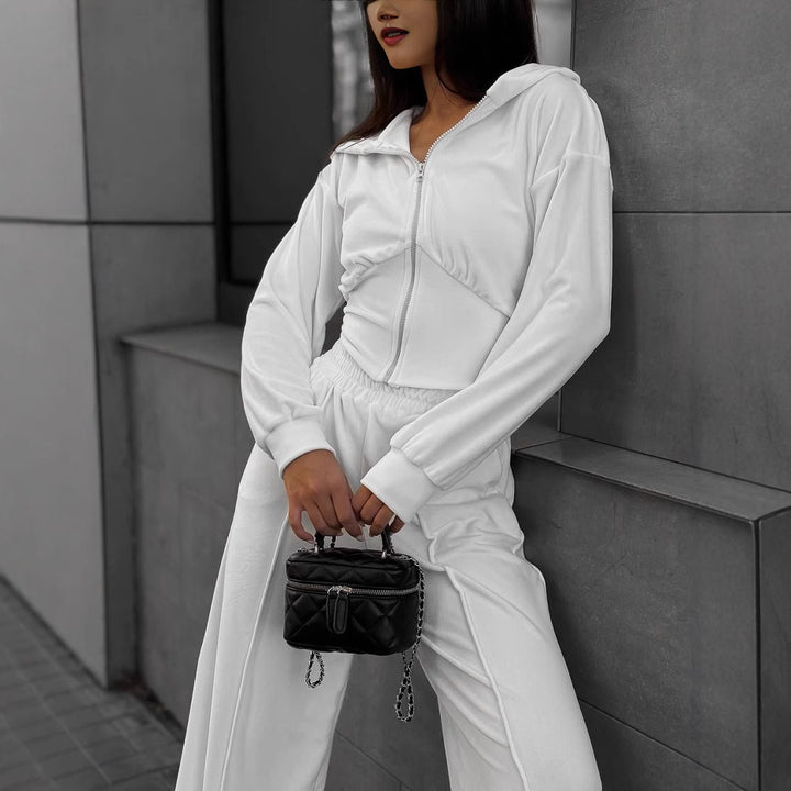 Damen kurzes Kapuzen-Cropped Zip-Sweatshirt mit tailliertem Brustsaum und weiter Velours-Loungehose mit elastischem Bund – Auréline