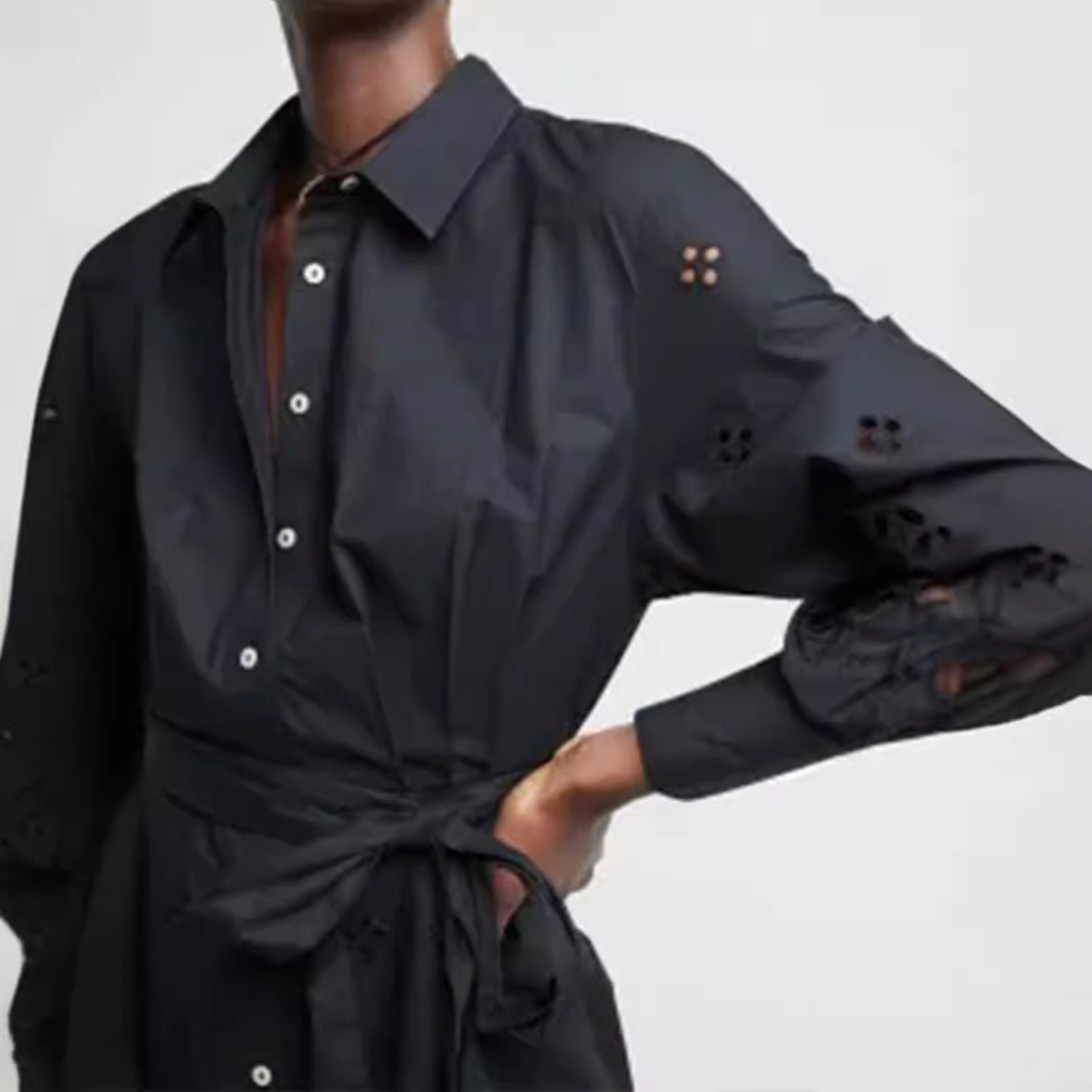 Damen Hemdblusenkleid mit Lochstickerei und Taillengürtel – Avérine