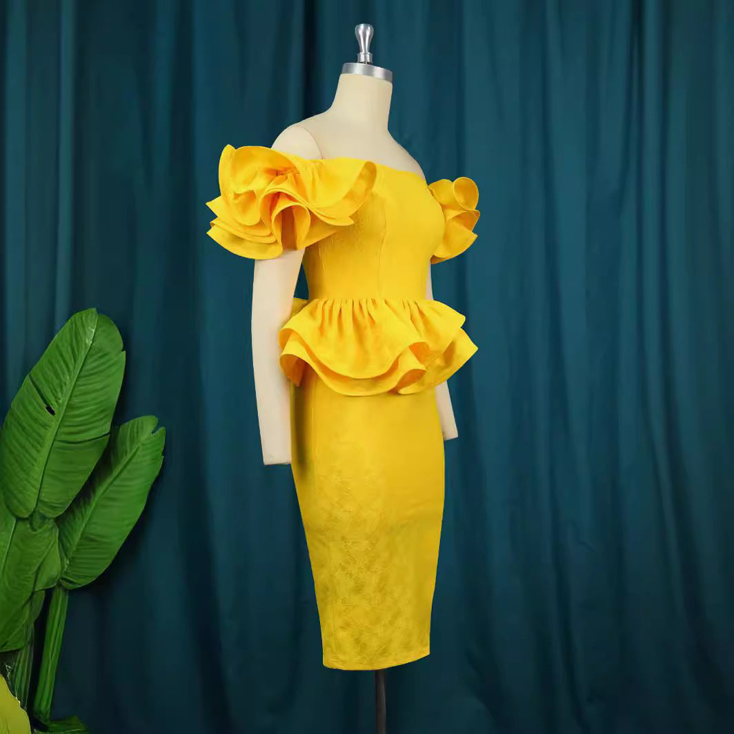 Damen figurbetontes Cocktailkleid mit voluminösen Rüschenärmeln Echo Archiv
