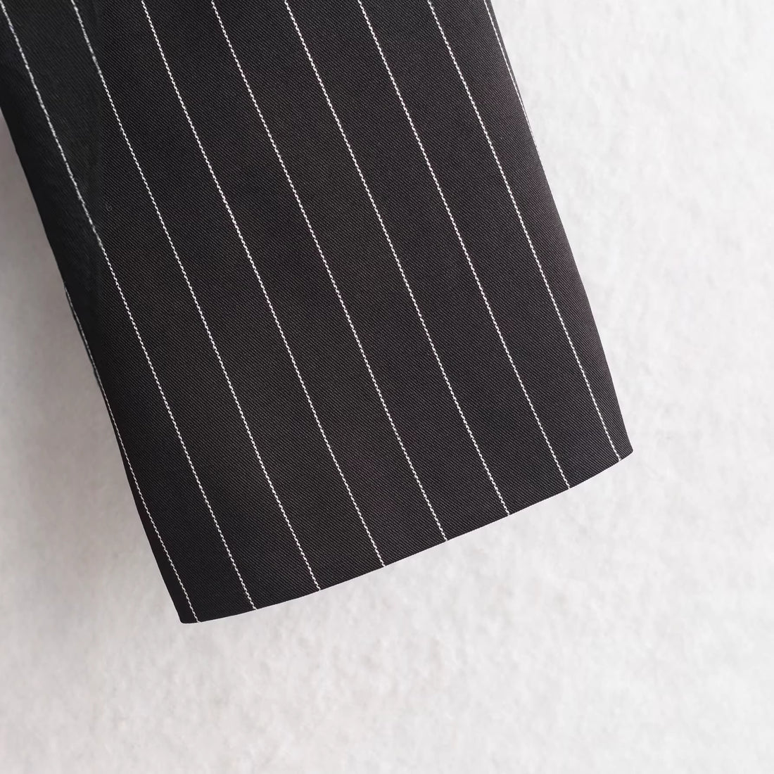 Damen Nadelstreifen-Blazer mit weitem Revers und Pattentaschen Echoarchiv