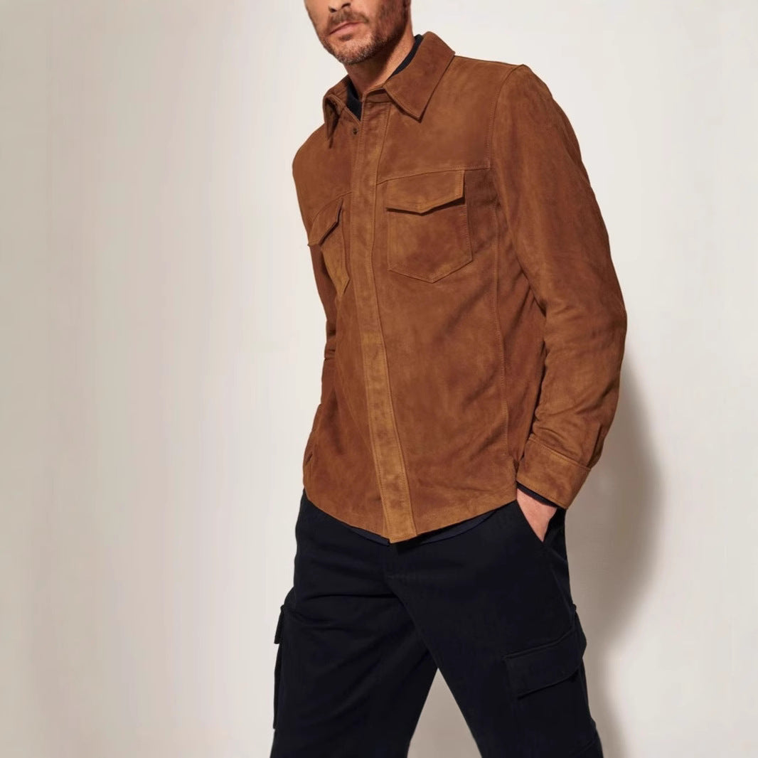 Herren Suede Jacke mit zwei aufgesetzten Taschen und modernem Schnitt Echoarchiv