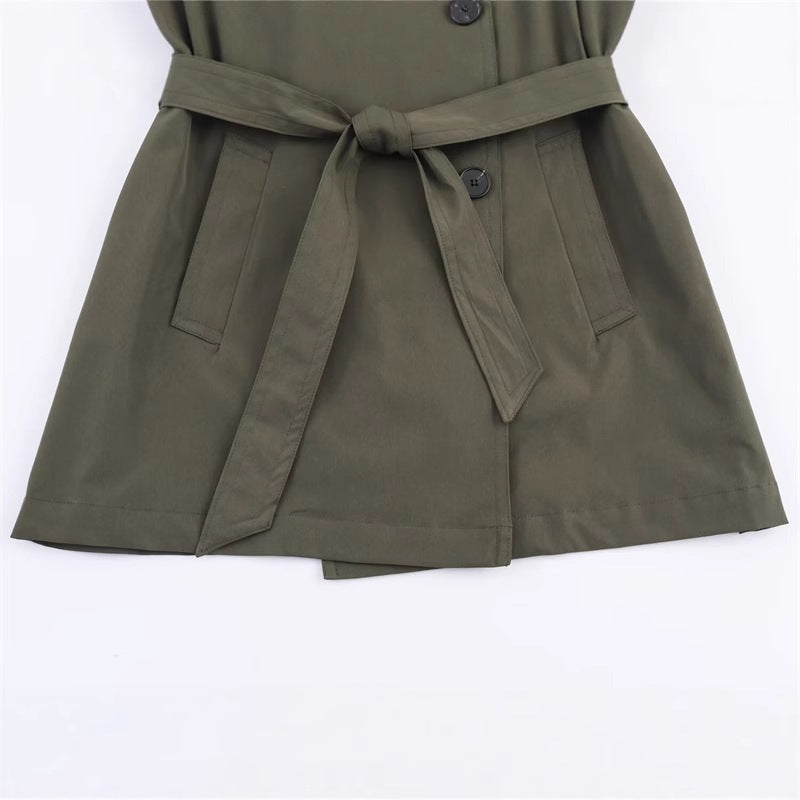 Damen Kurztrench mit A‑Linien‑Silhouette, doppelreihiger Knopfleiste, Bindegürtel und Schulterriegeln Echo Archiv