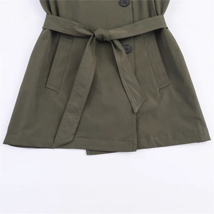 Damen Kurztrench mit A‑Linien‑Silhouette, doppelreihiger Knopfleiste, Bindegürtel und Schulterriegeln Echo Archiv